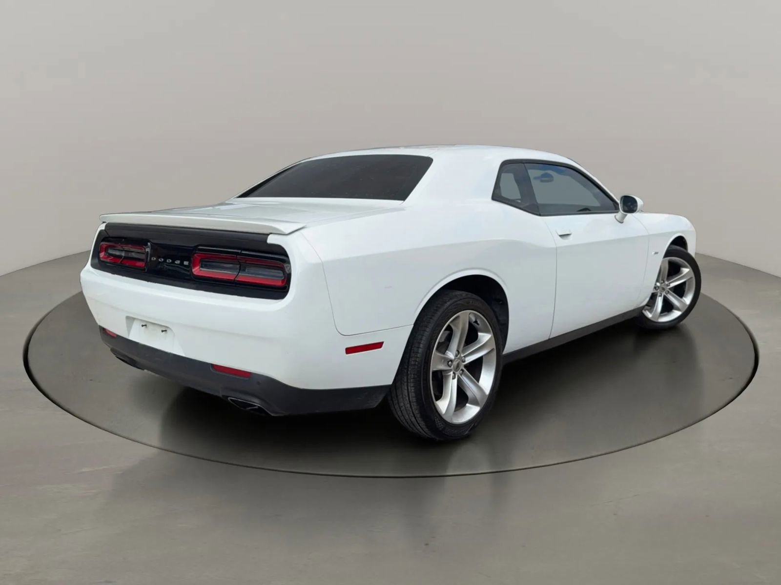 Used 2017 Dodge Challenger R/T w/ Driver Convenience Group RWD image 5