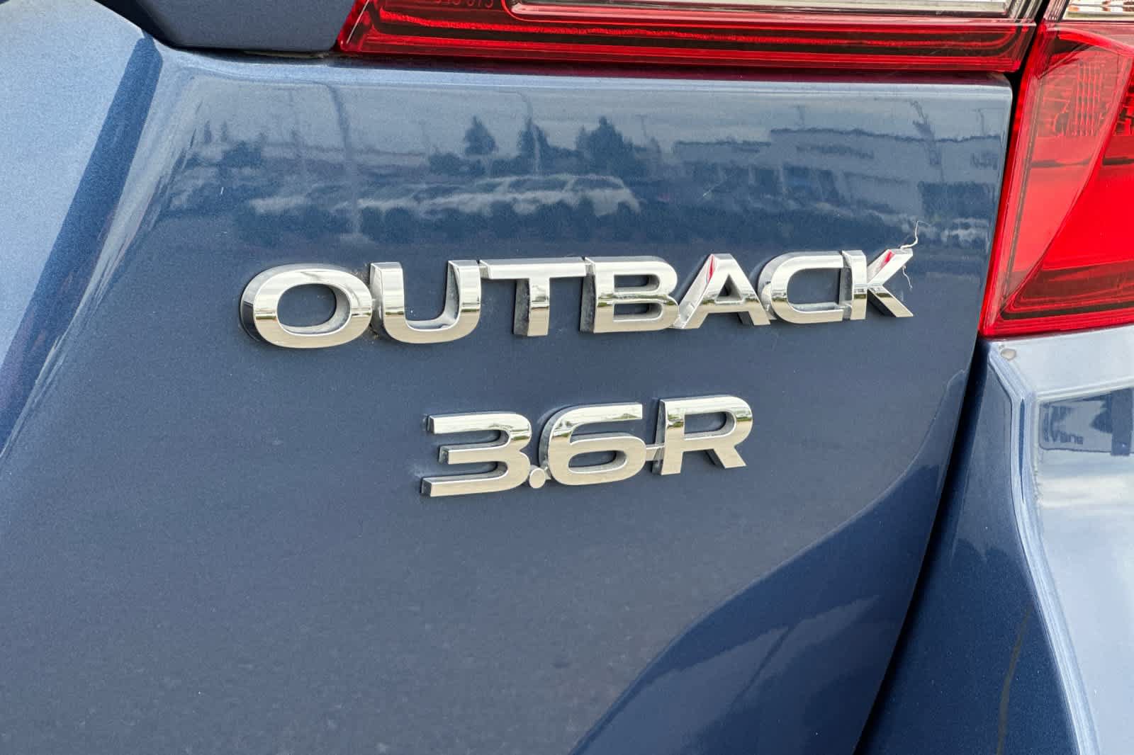 Used 2019 Subaru Outback 3.6R Limited AWD/4WD image 32