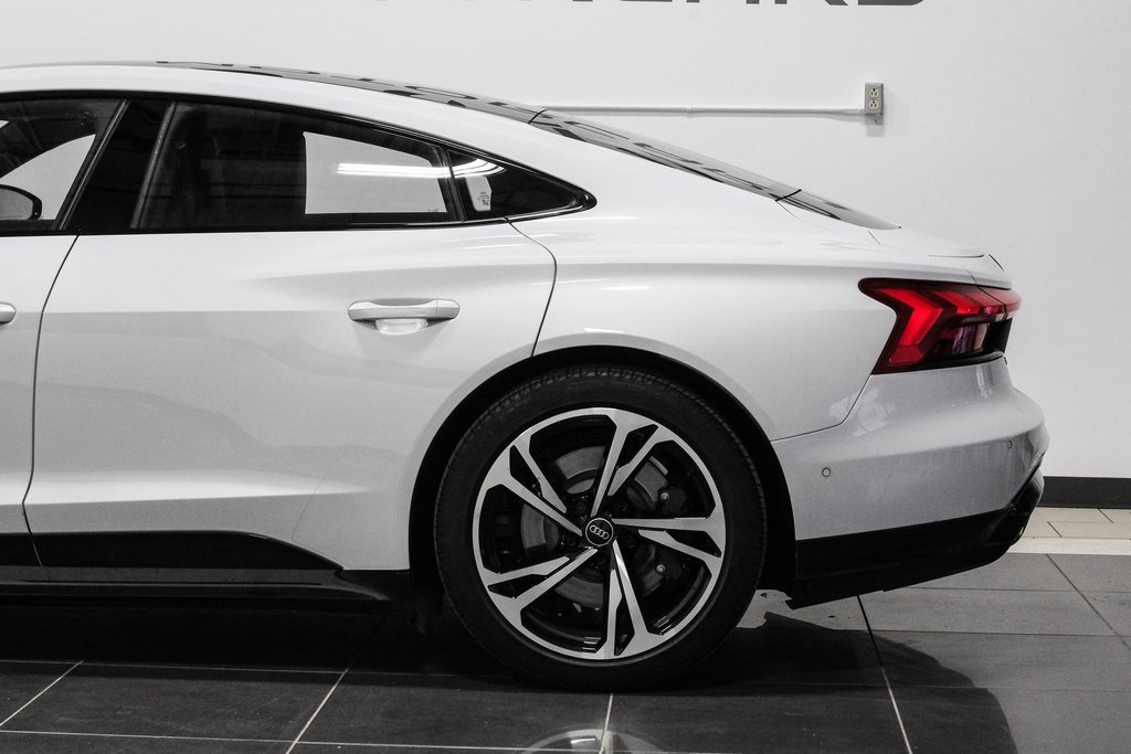 Used 2024 Audi e-tron GT Prestige image 19