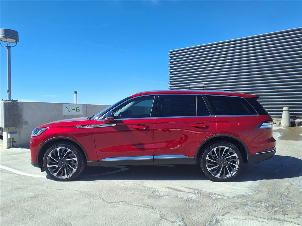 Used 2025 Lincoln Aviator Reserve w/ Equipment Group 201A image 3