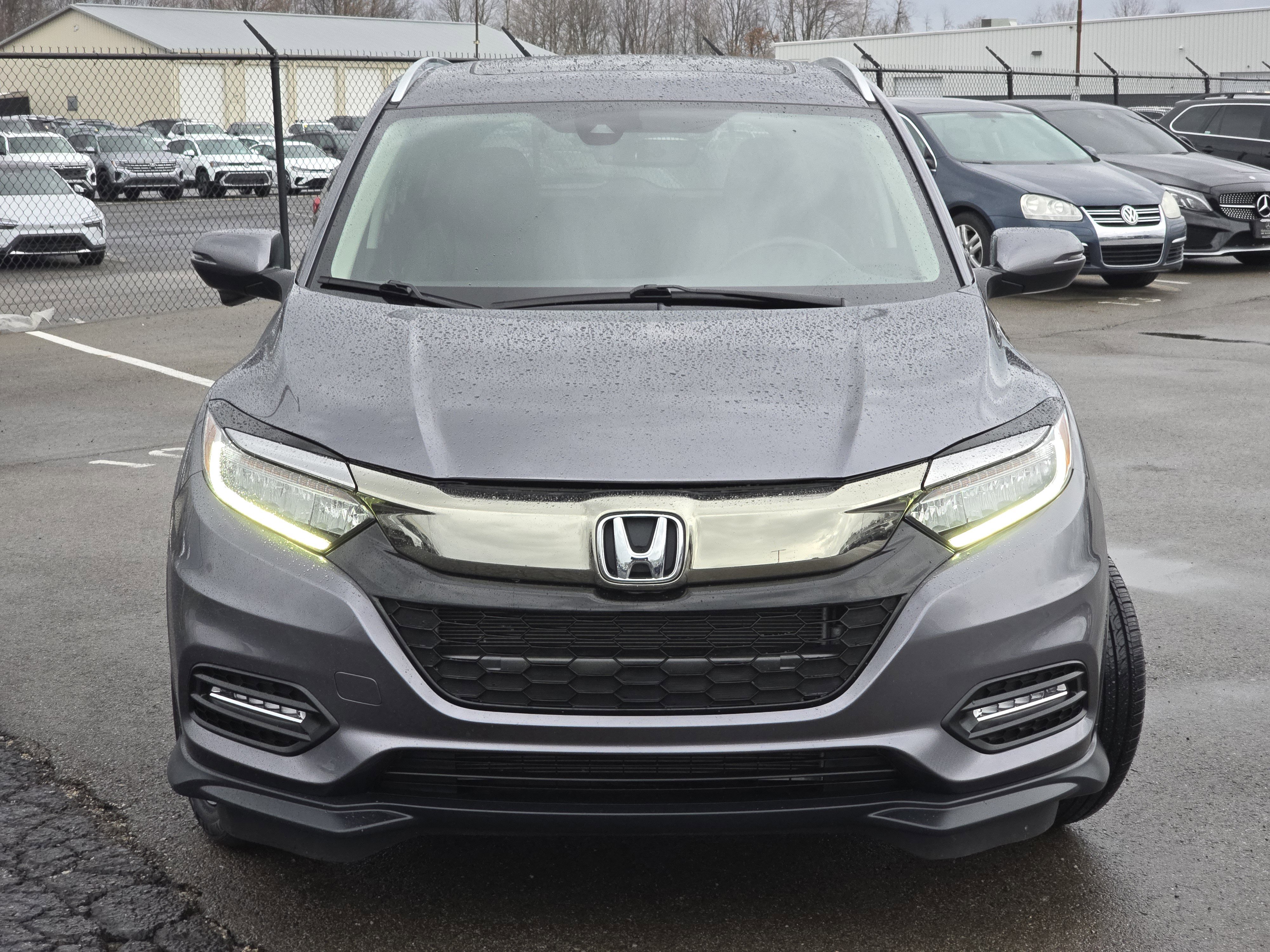 Used 2020 Honda HR-V Touring image 2