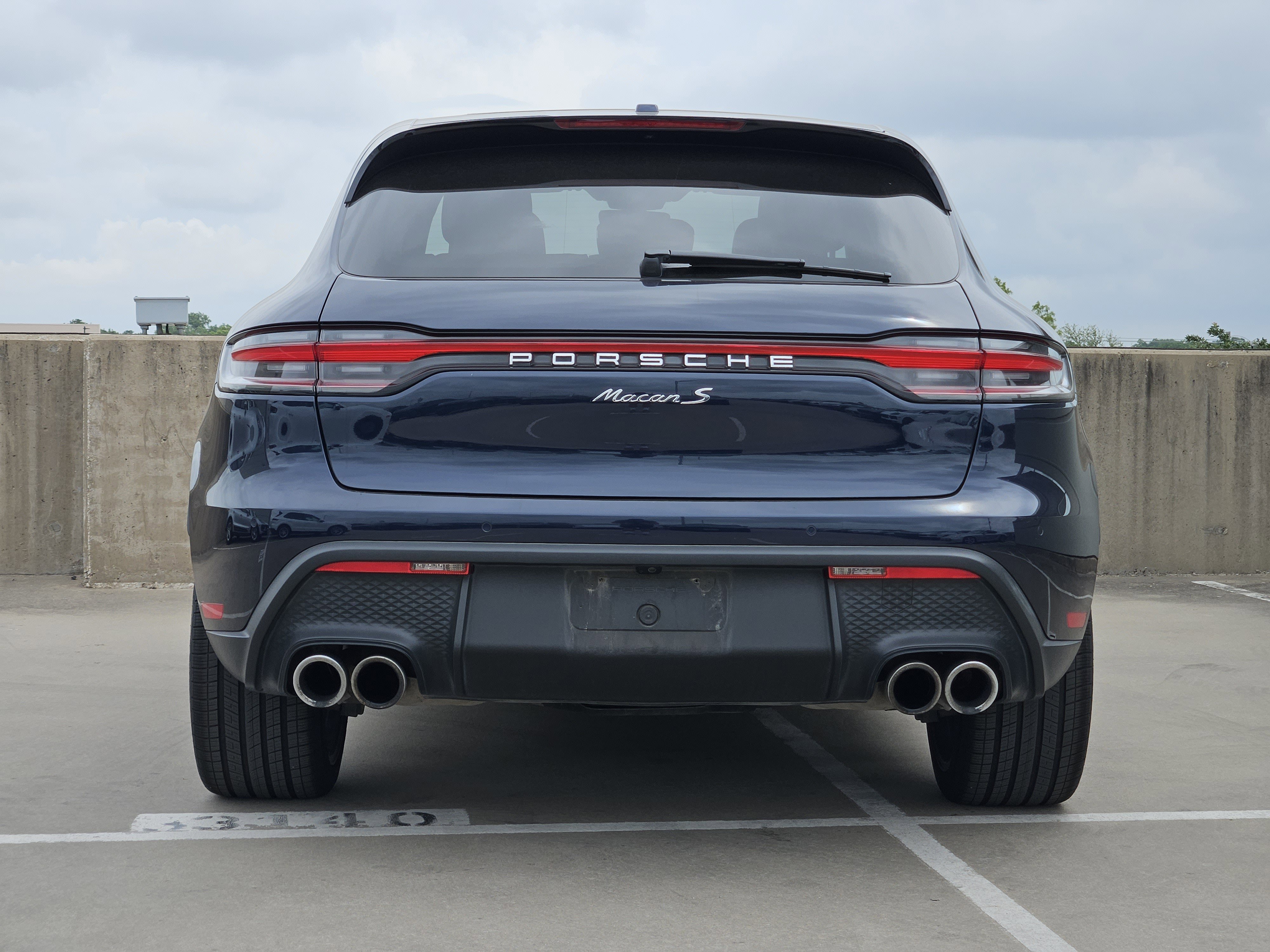 Certified 2022 Porsche Macan S AWD/4WD image 7