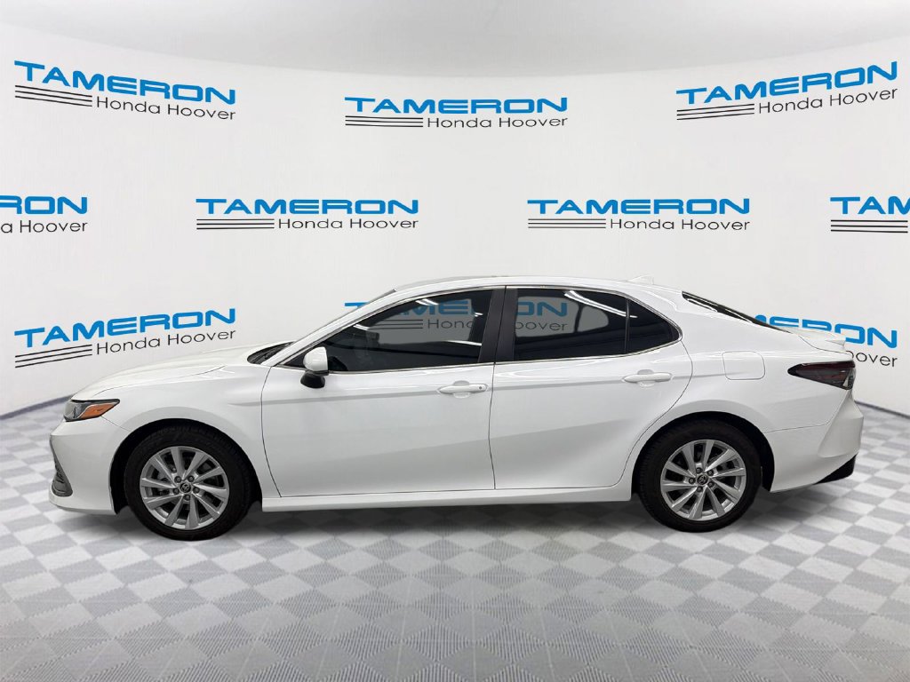 Used 2022 Toyota Camry LE FWD image 2