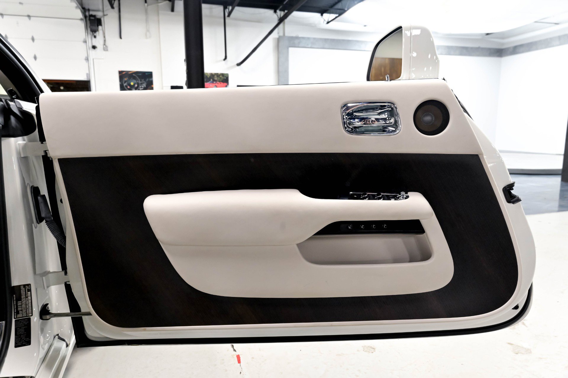 Used 2014 Rolls-Royce Wraith RWD image 4