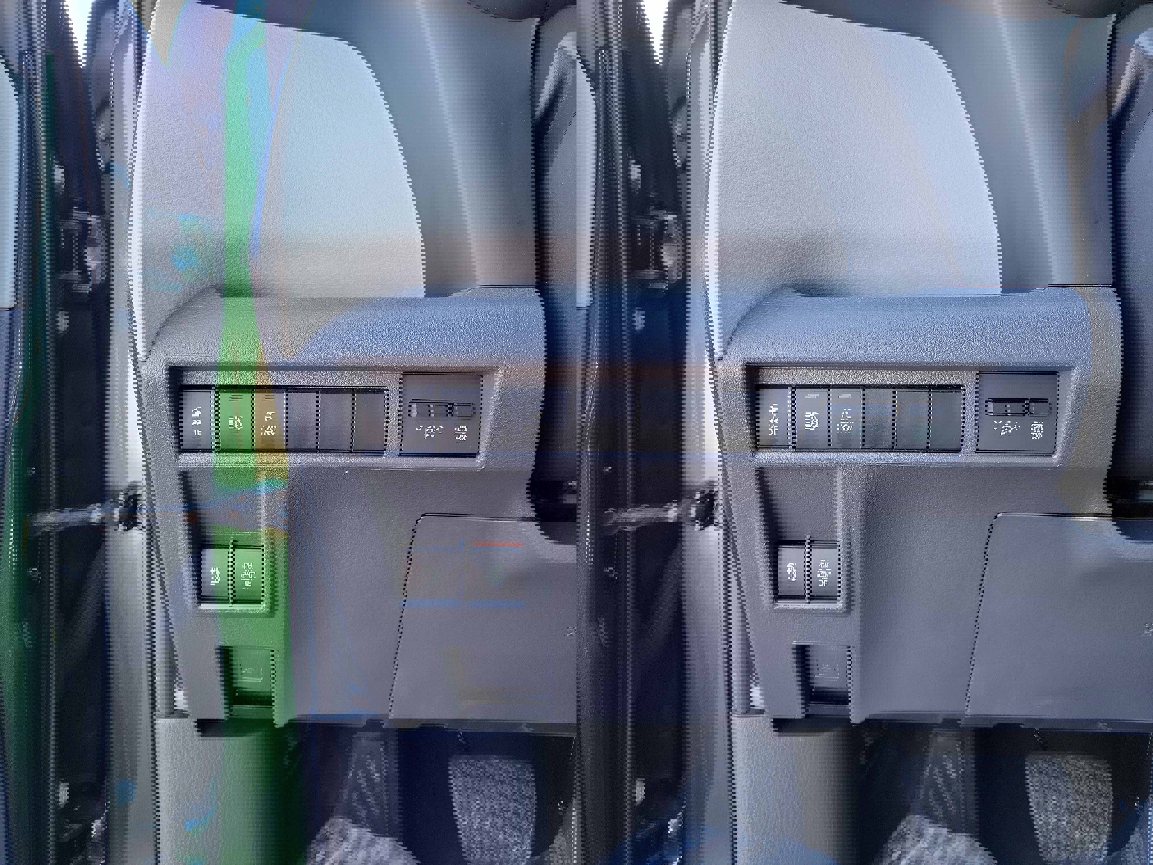 Used 2024 Toyota Sienna Limited image 20