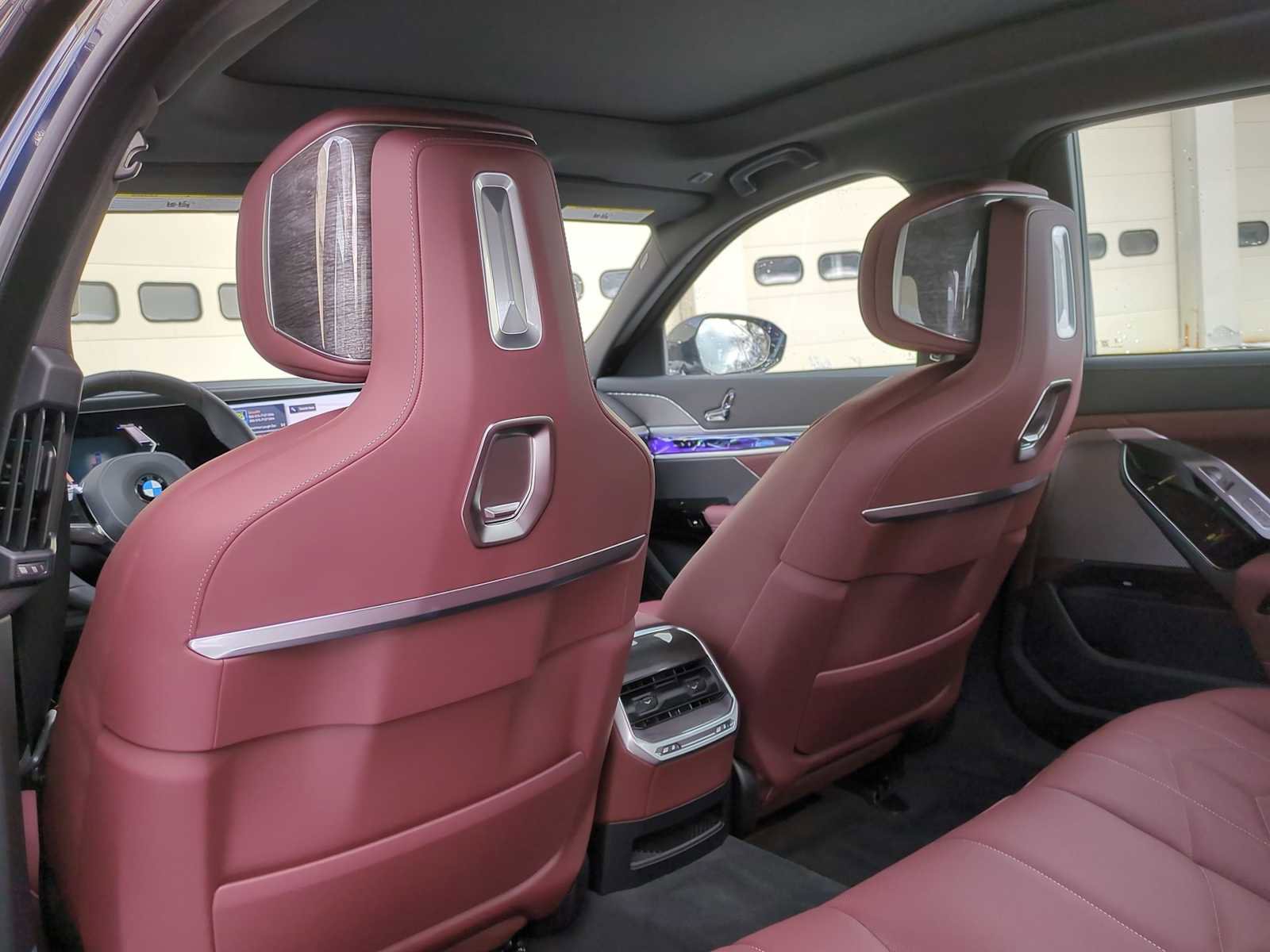 New 2025 BMW 760i xDrive w/ Executive Package image 19