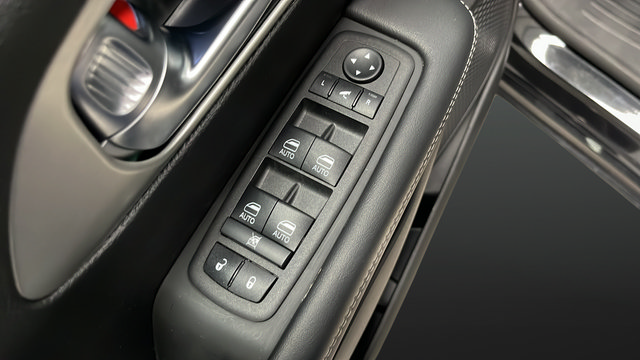 Used 2024 Chrysler Pacifica Premium FWD image 21