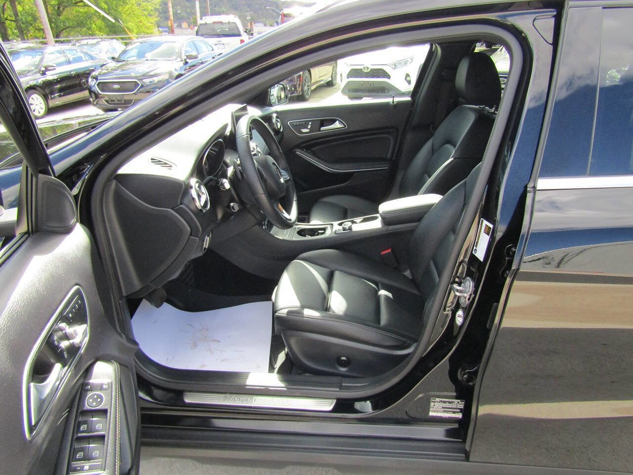 Used 2019 Mercedes-Benz GLA 250 4MATIC image 10