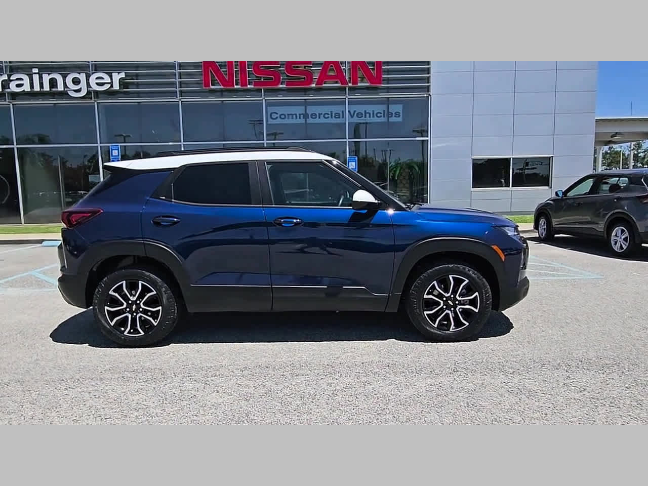 Used 2022 Chevrolet TrailBlazer ACTIV w/ Sun and Liftgate Package AWD/4WD image 34
