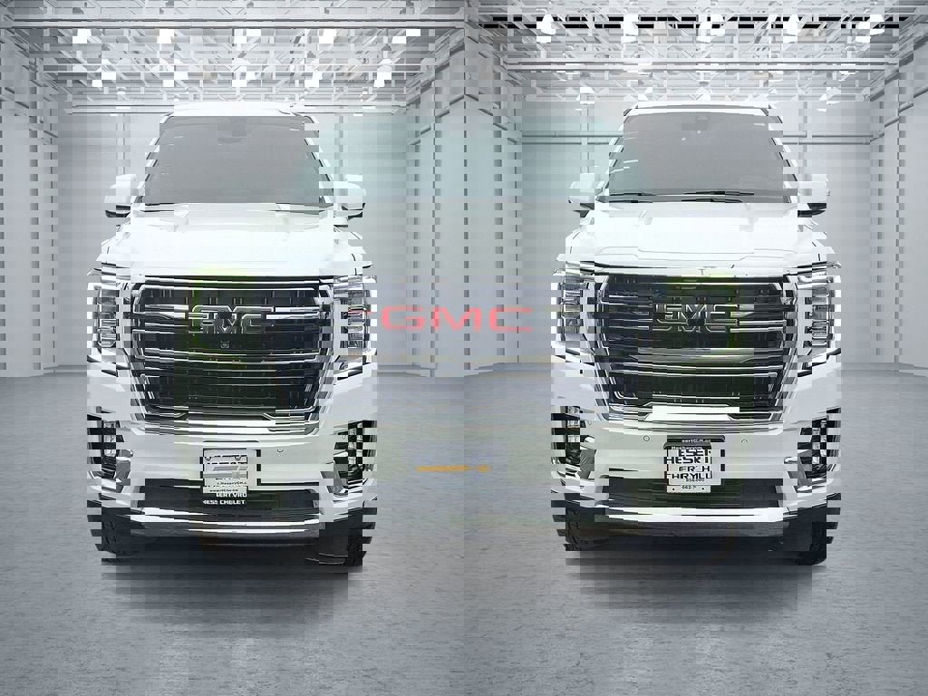 Certified 2024 GMC Yukon SLT w/ SLT Luxury Package image 3