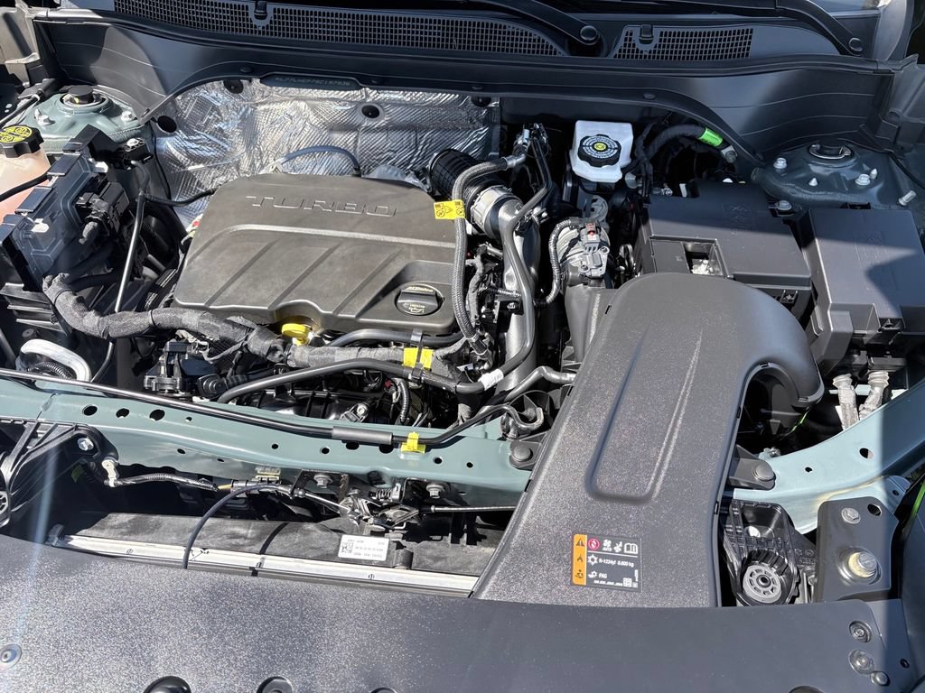 Used 2025 Chevrolet Trax LT FWD image 29