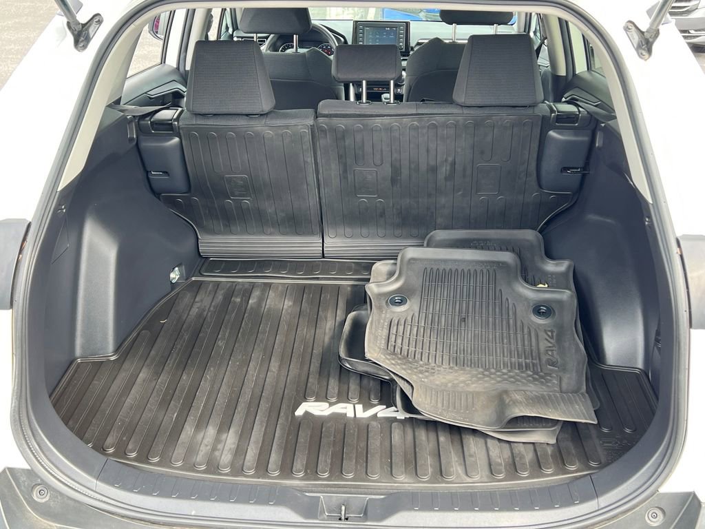 Used 2021 Toyota RAV4 LE AWD/4WD image 20