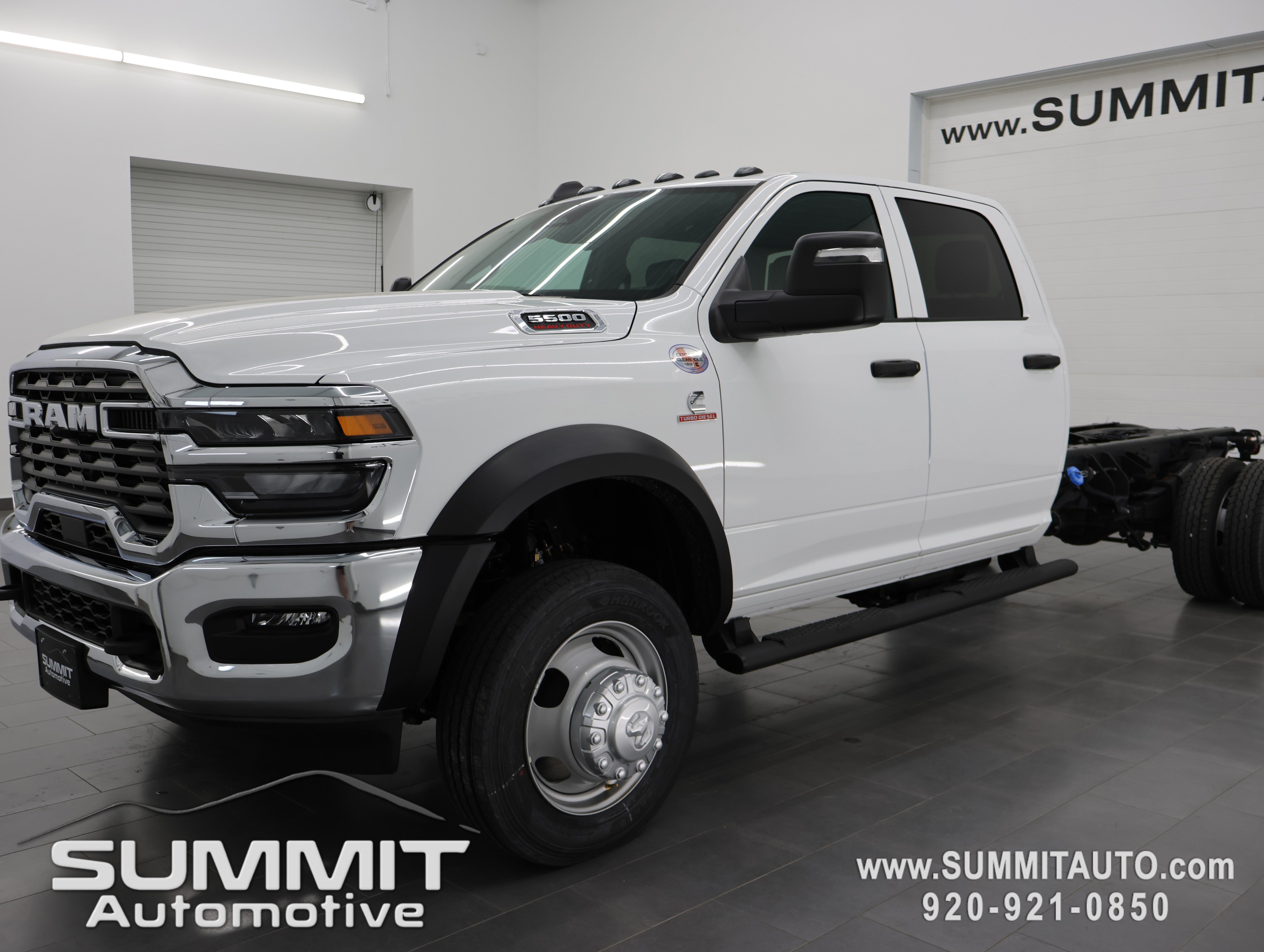 New 2026 RAM 5500 Tradesman w/ Chrome Appearance Group AWD/4WD image 6