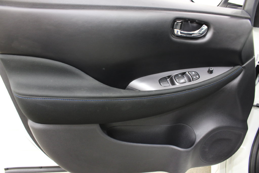 Used 2025 Nissan Leaf S FWD image 16