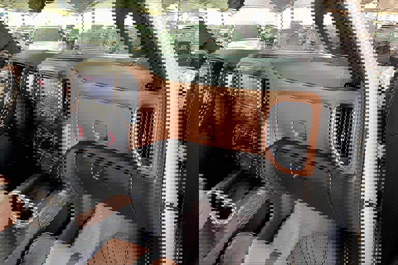 Used 2022 Chevrolet Silverado 2500 High Country w/ Technology Package image 18