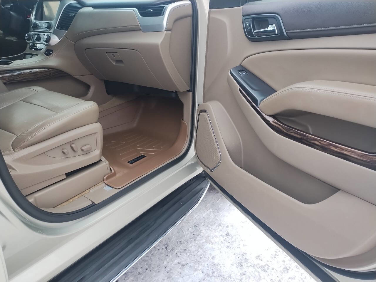 Used 2015 GMC Yukon SLT image 30