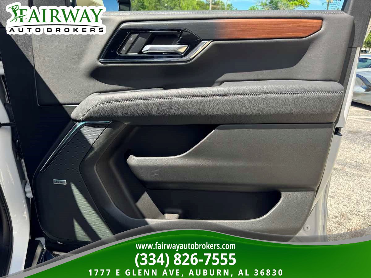 Used 2025 GMC Yukon Denali AWD/4WD image 36