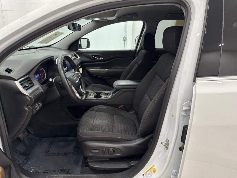 Used 2023 GMC Acadia SLE w/ Driver Convenience Package image 13