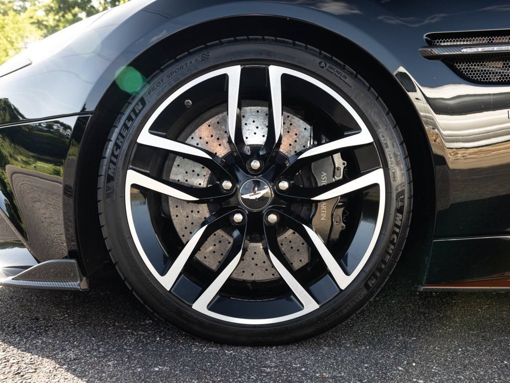 Used 2018 Aston Martin Vanquish S RWD image 61