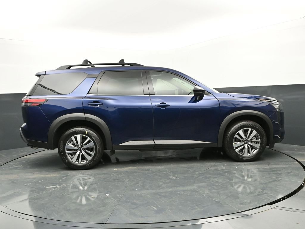 New 2026 Nissan Pathfinder SL image 4