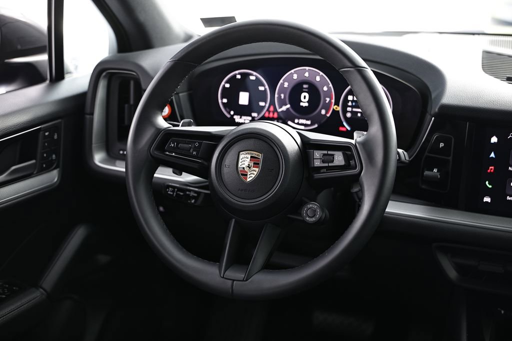 Certified 2025 Porsche Cayenne AWD/4WD image 29