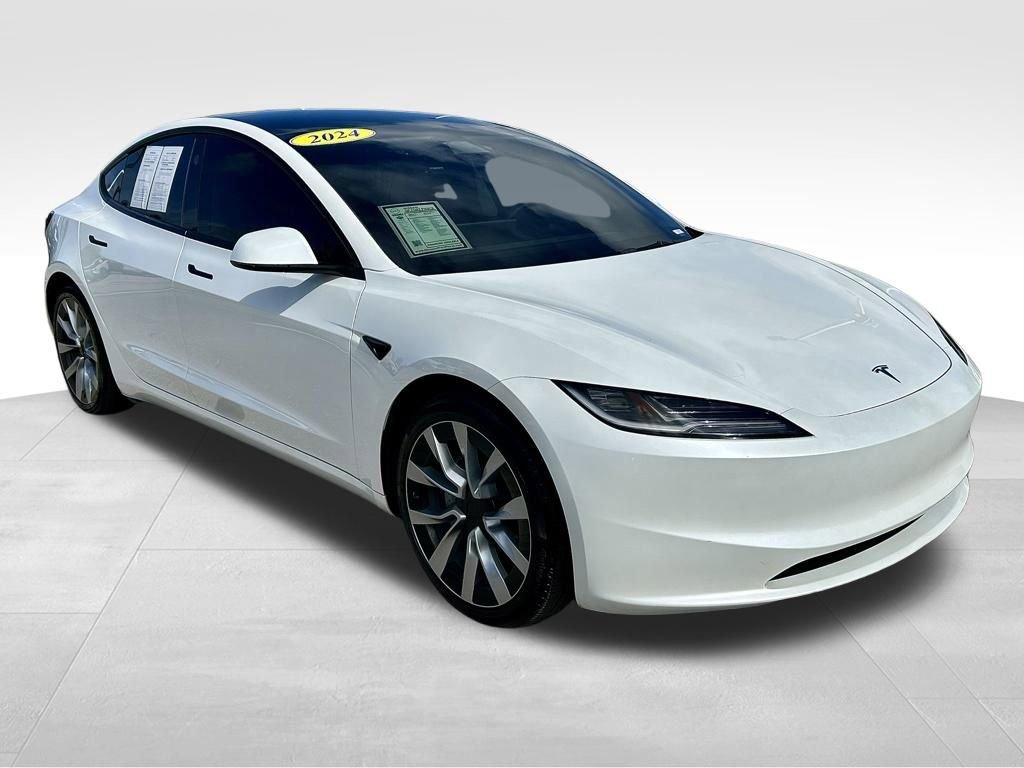 Used 2024 Tesla Model 3 Standard Range image 3
