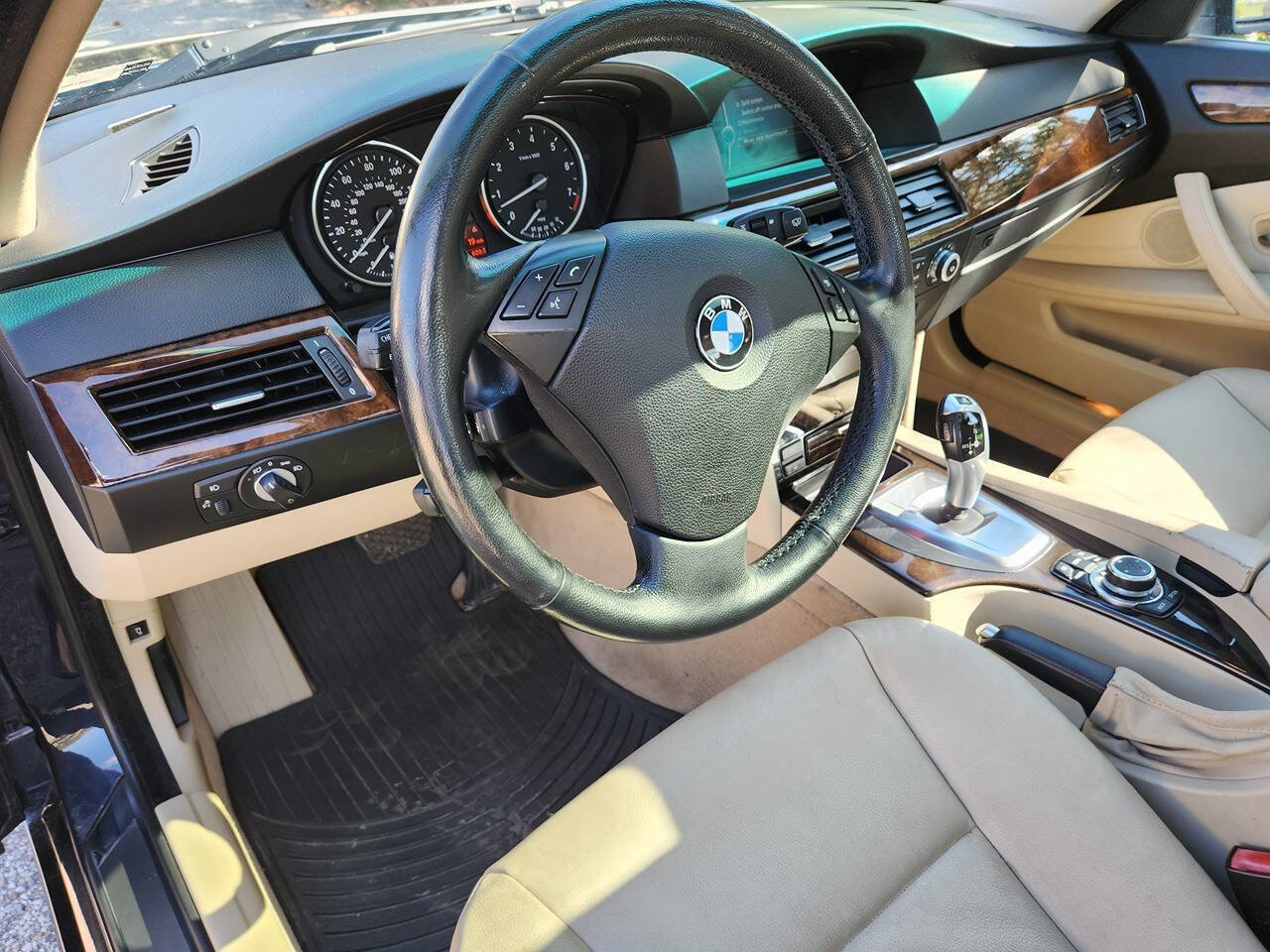 Used 2010 BMW 535i xDrive Sedan image 13