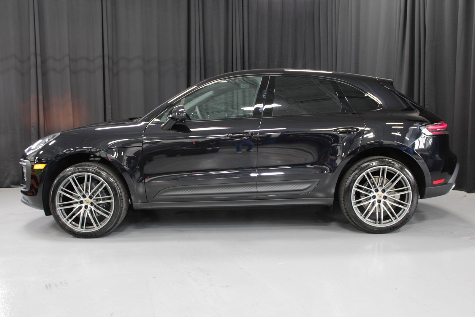 New 2026 Porsche Macan image 2