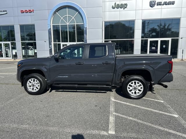 Used 2024 Toyota Tacoma SR5 AWD/4WD image 6