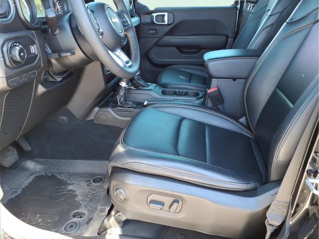 Used 2024 Jeep Wrangler Sahara w/ Technology Group image 16