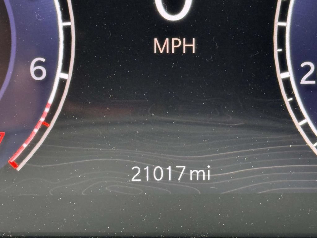 Used 2024 Jeep Grand Cherokee Altitude AWD/4WD image 25