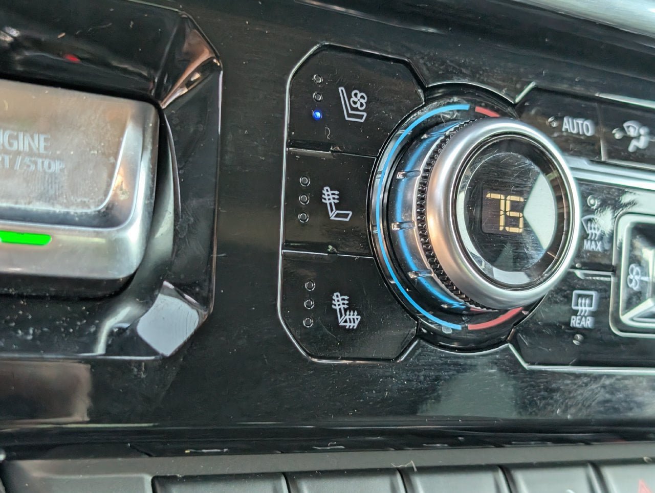 Used 2024 GMC Sierra 1500 Denali AWD/4WD image 16
