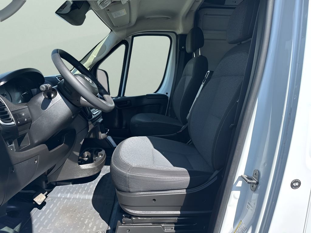 Used 2024 RAM ProMaster 2500 w/ Convenience Group image 9