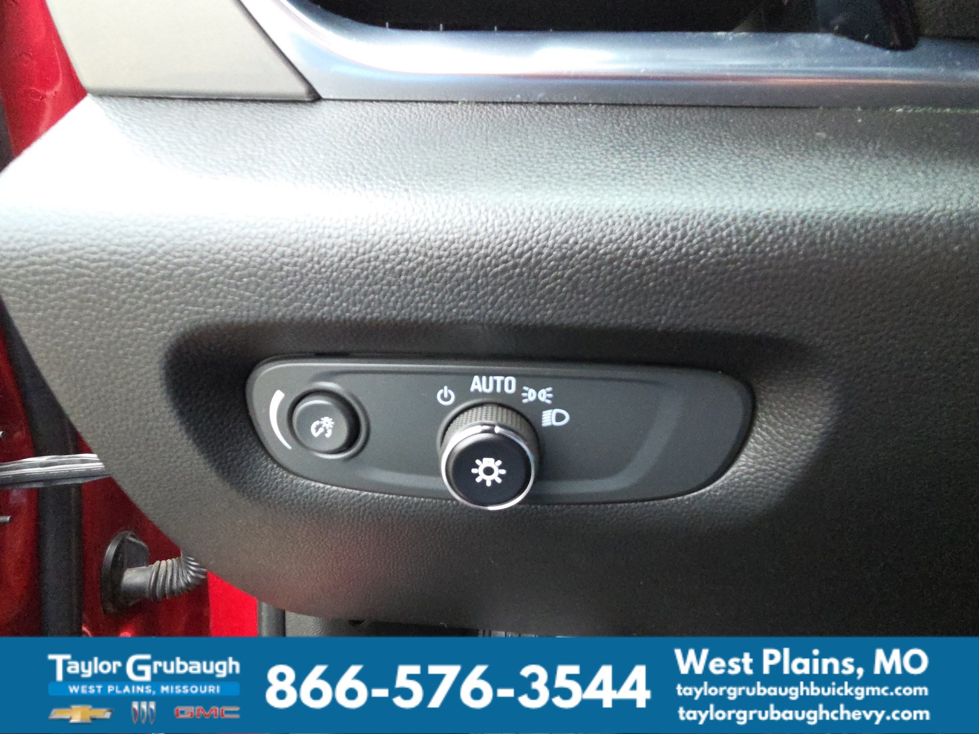 Used 2023 Chevrolet Traverse LT FWD image 20