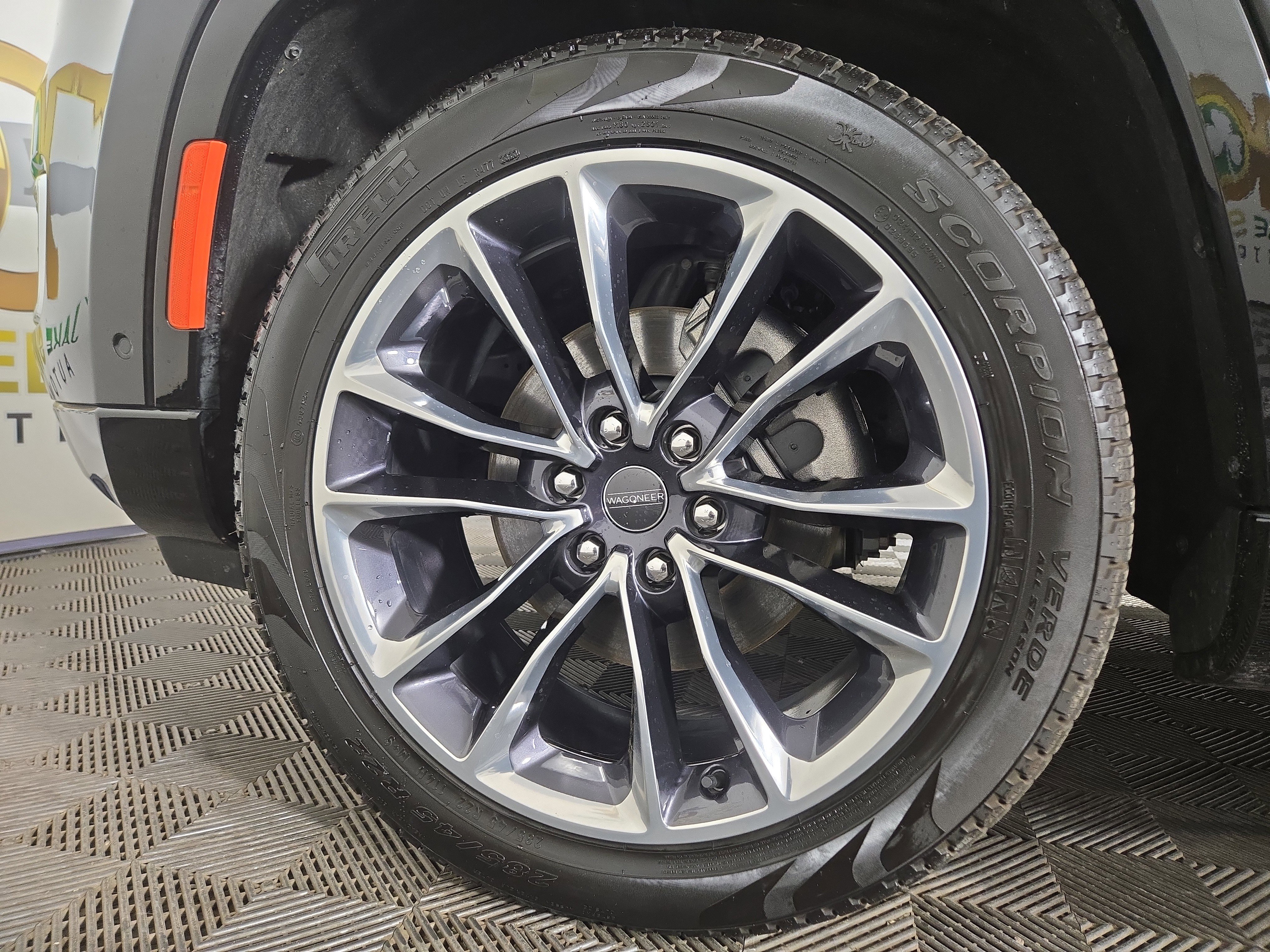 Used 2023 Jeep Wagoneer L Series II w/ Premium Group I image 36