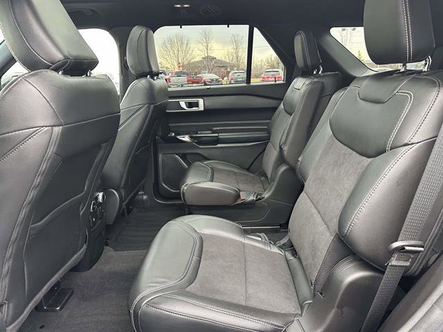 Used 2022 Ford Explorer ST w/ ST Street Pack image 13