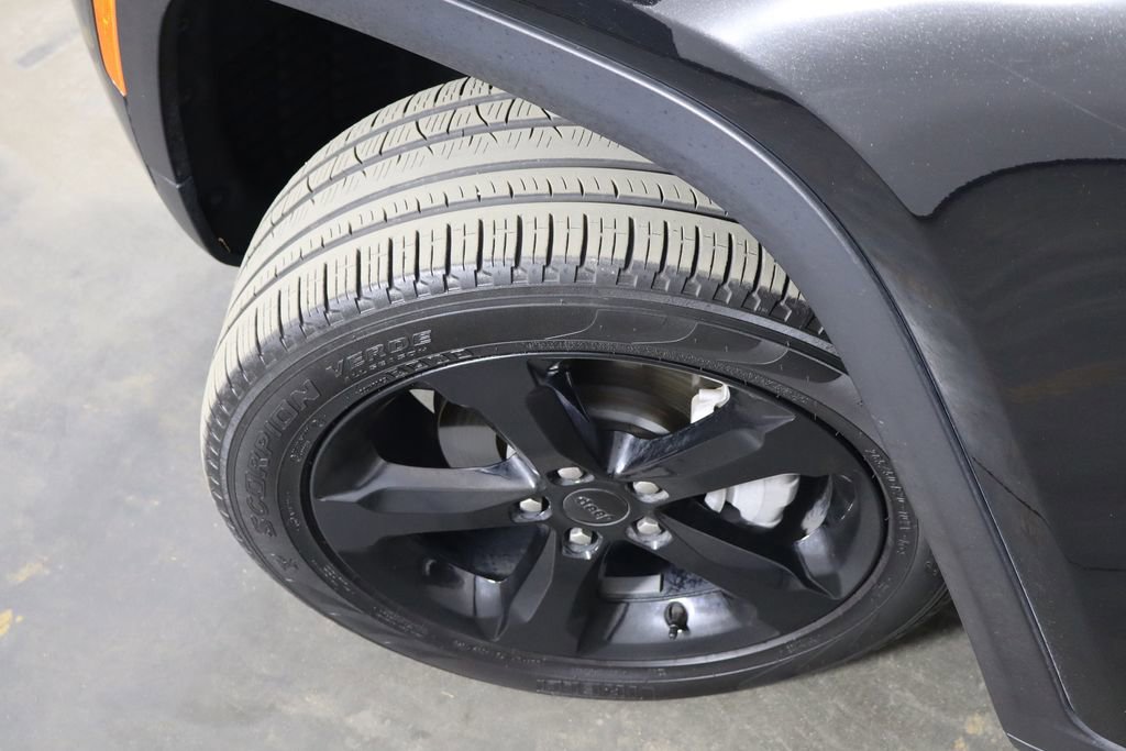 Used 2024 Jeep Grand Cherokee Limited w/ Black Appearance Package image 50