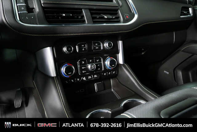 Used 2023 GMC Yukon SLT w/ SLT Premium Package image 18