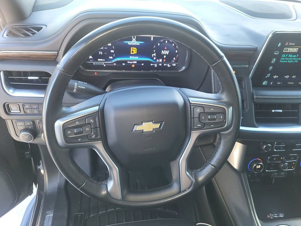 Used 2023 Chevrolet Suburban Premier AWD/4WD image 18