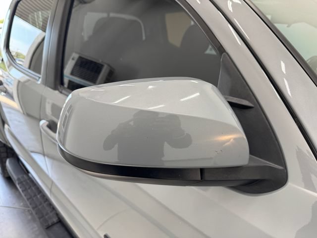 Used 2020 Toyota Tacoma SR5 w/ SR5 Appearance Package (SM) RWD image 39