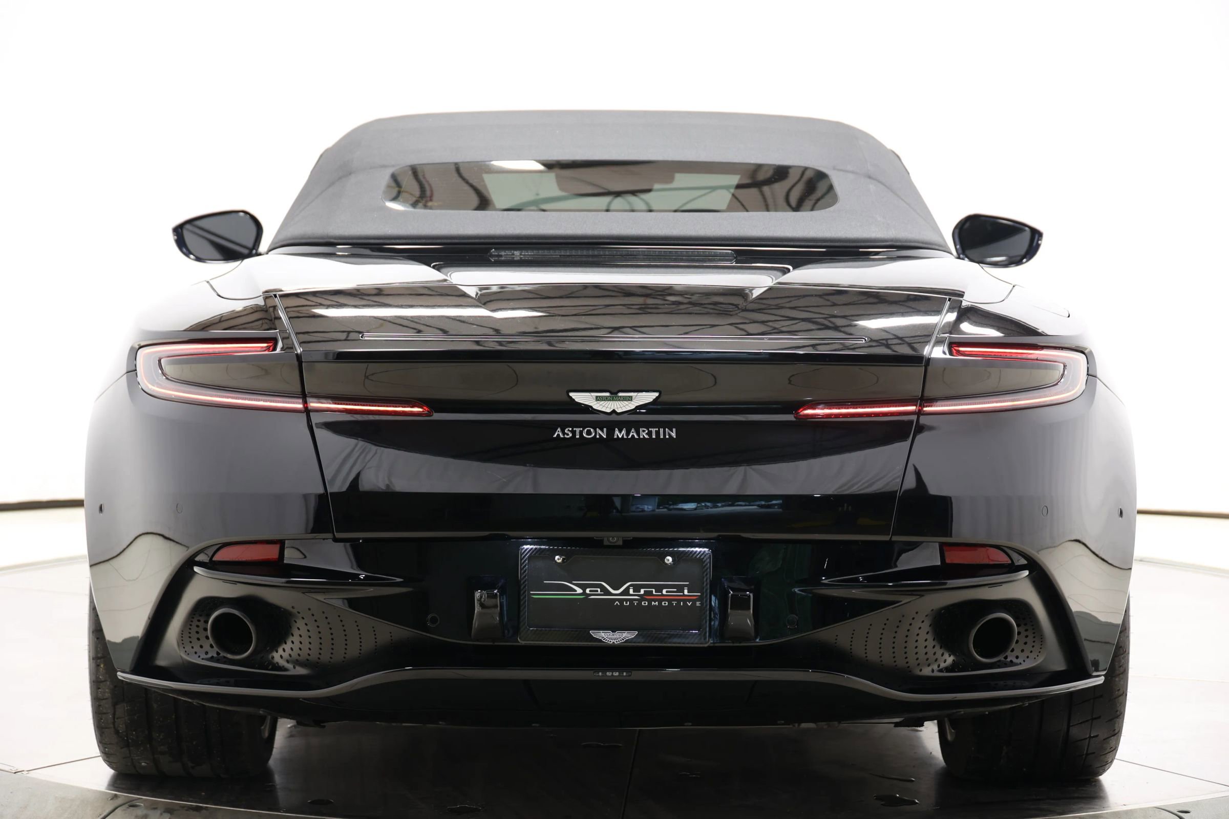 Used 2020 Aston Martin DB11 Volante image 95