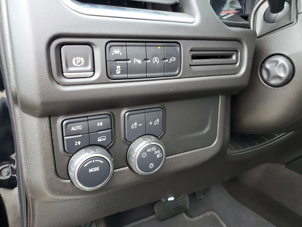 Used 2021 Chevrolet Tahoe RST w/ Luxury Package image 11