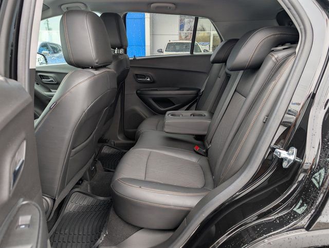 Used 2022 Chevrolet Trax LT w/ LT Convenience Package image 15