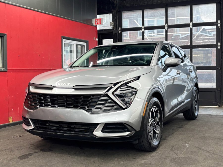 Used 2024 Kia Sportage LX image 1