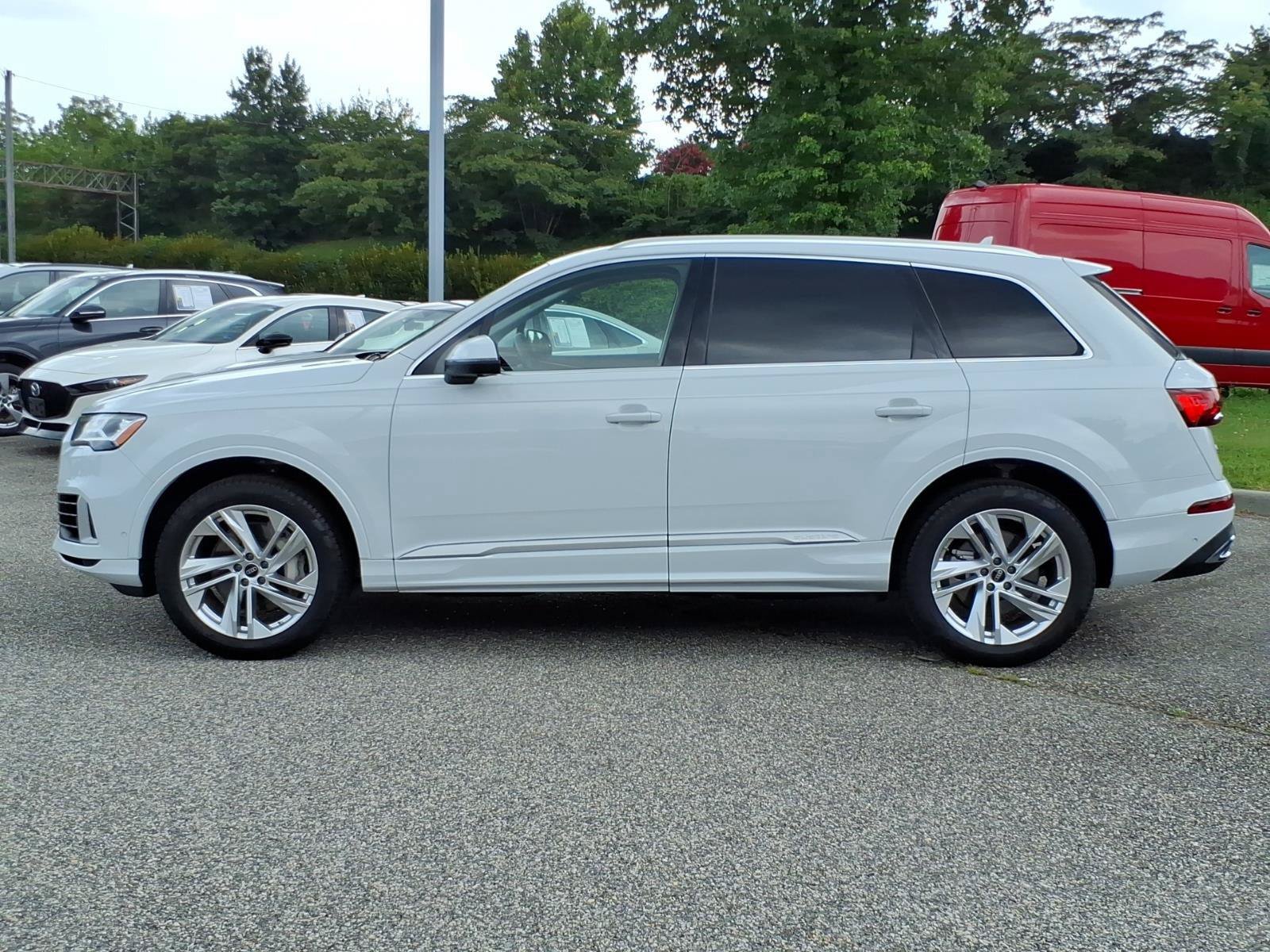 Used 2023 Audi Q7 3.0T Premium Plus w/ Premium Plus Package AWD/4WD image 3