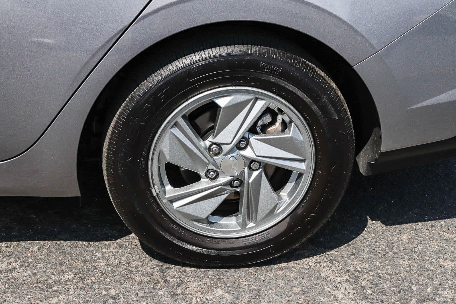 Used 2025 Hyundai Elantra SE w/ Cargo Package FWD image 13