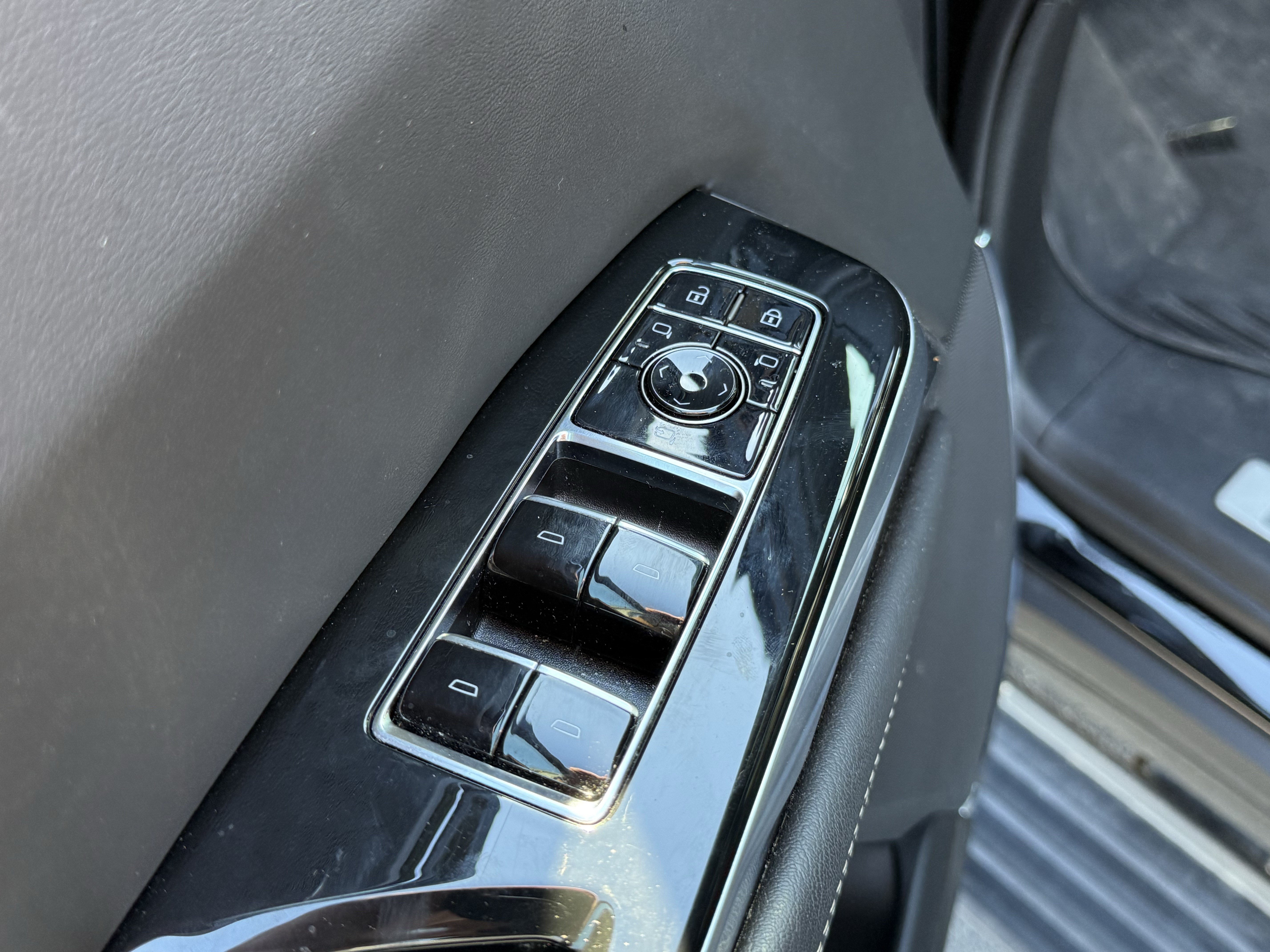 Used 2025 Cadillac Escalade Sport w/ LPO, ONYX Package AWD/4WD image 11