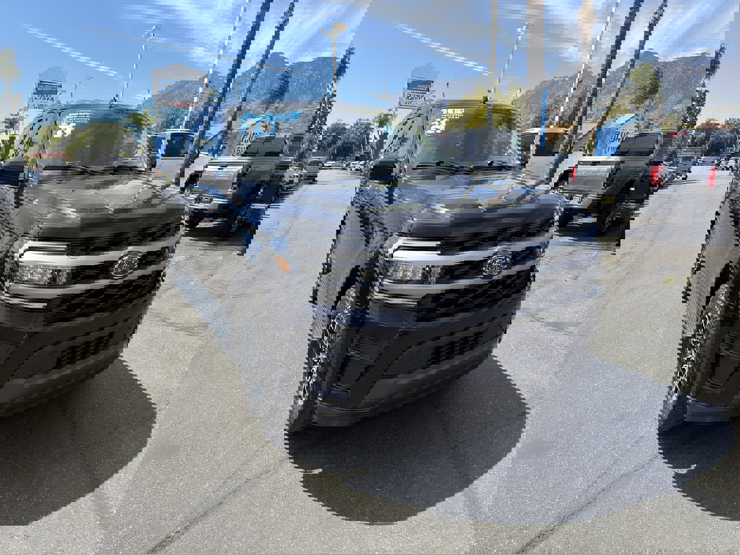 Used 2024 Ford Expedition XLT AWD/4WD image 2