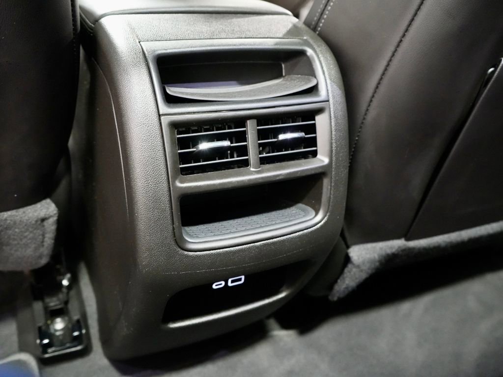 Used 2024 Cadillac XT5 Premium Luxury image 30