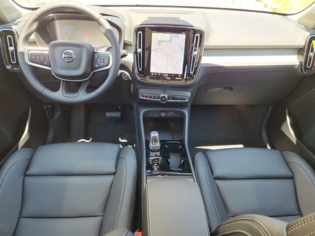 New 2025 Volvo XC40 B5 Ultra w/ Climate Package AWD/4WD image 11
